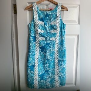 Lily Pulizer, Blue lion sunflower shift dress, size 4